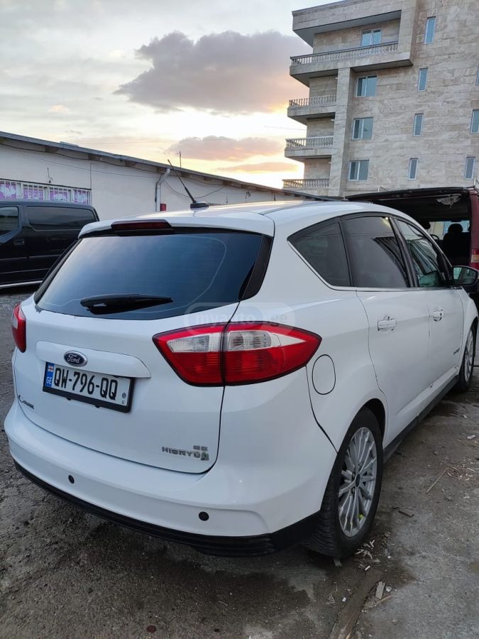 Ford C-MAX - фото 4