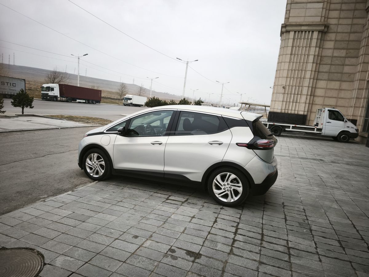 Chevrolet 1LT 4dr Wagon Automatic — миниатюра 6