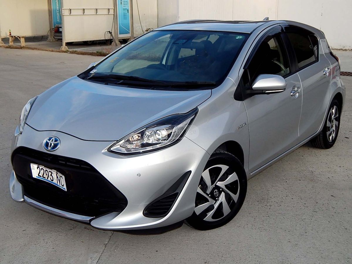 Toyota Aqua - фото 1