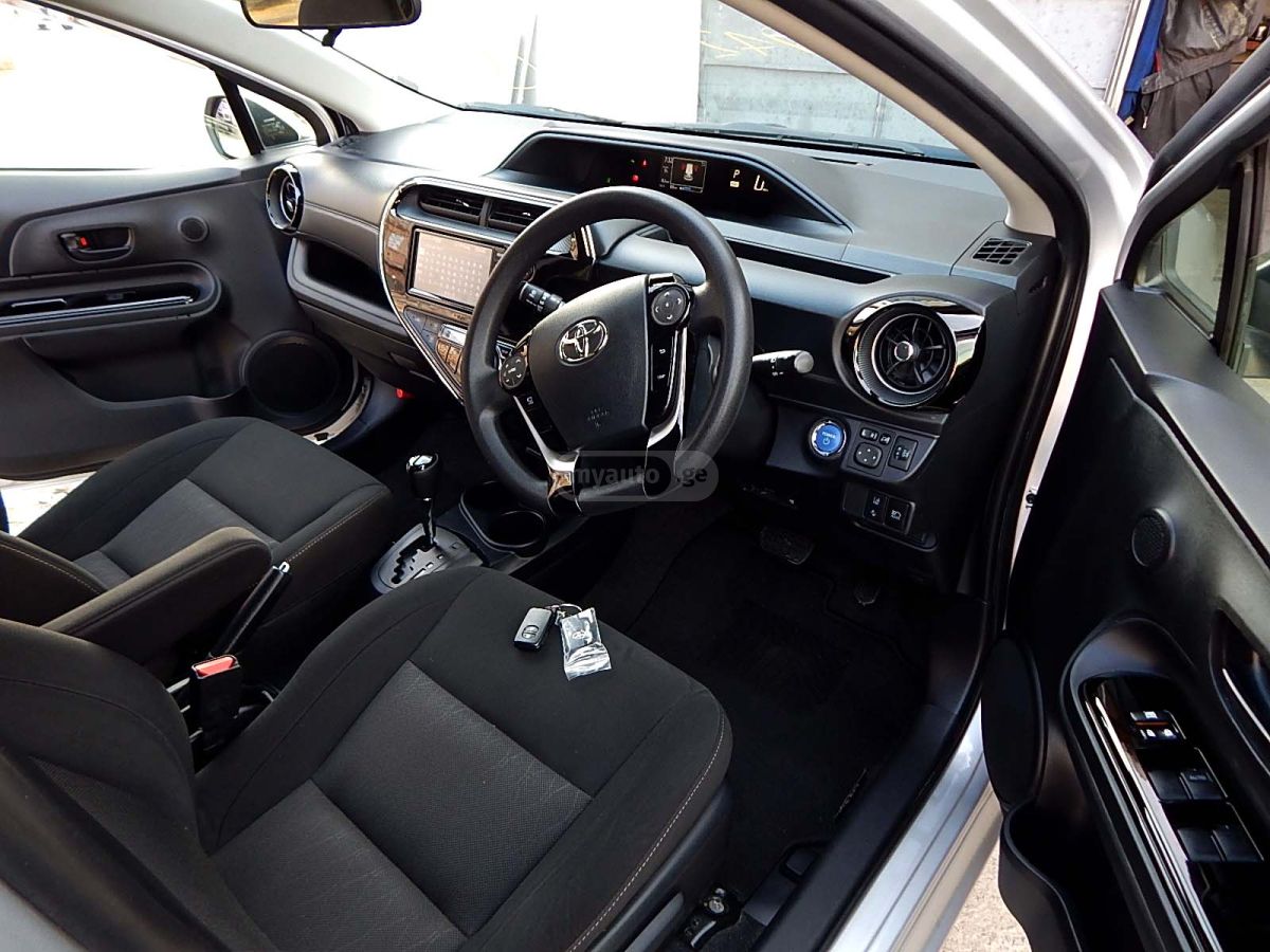 Toyota Aqua - фото 11