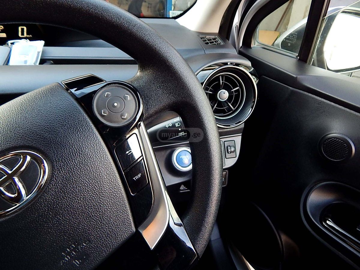 Toyota Aqua - фото 14