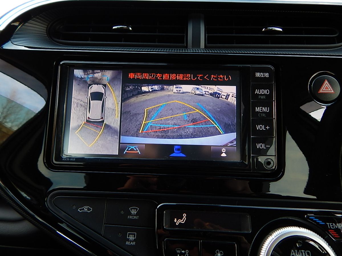 Toyota Aqua - фото 2