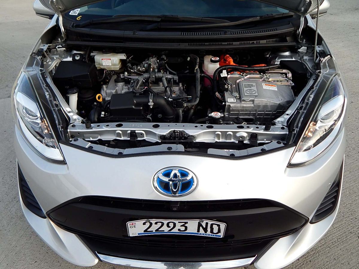 Toyota Aqua - фото 9