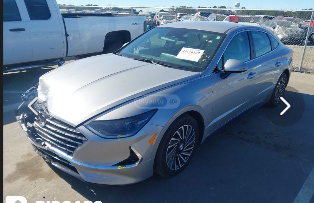 Hyundai Sonata - фото 1