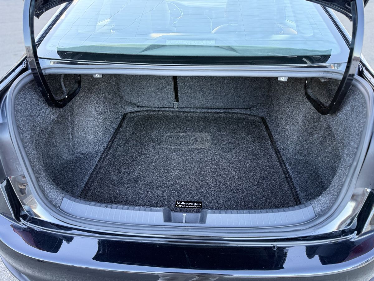 Volkswagen Jetta - фото 8