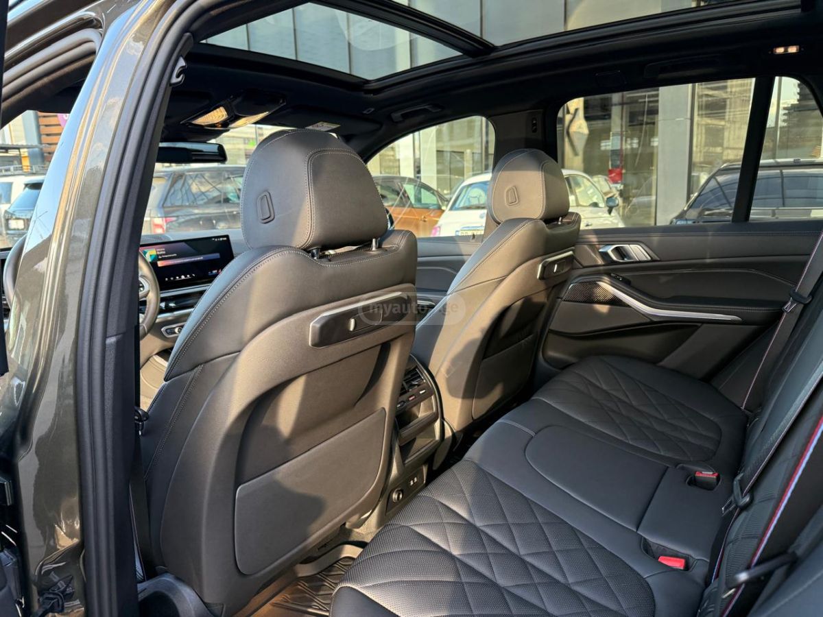 BMW xDrive40i 4dr All-Wheel Drive — миниатюра 2