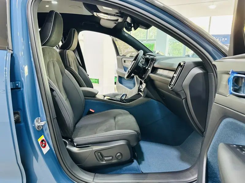 Volvo C40 2023 — миниатюра 11