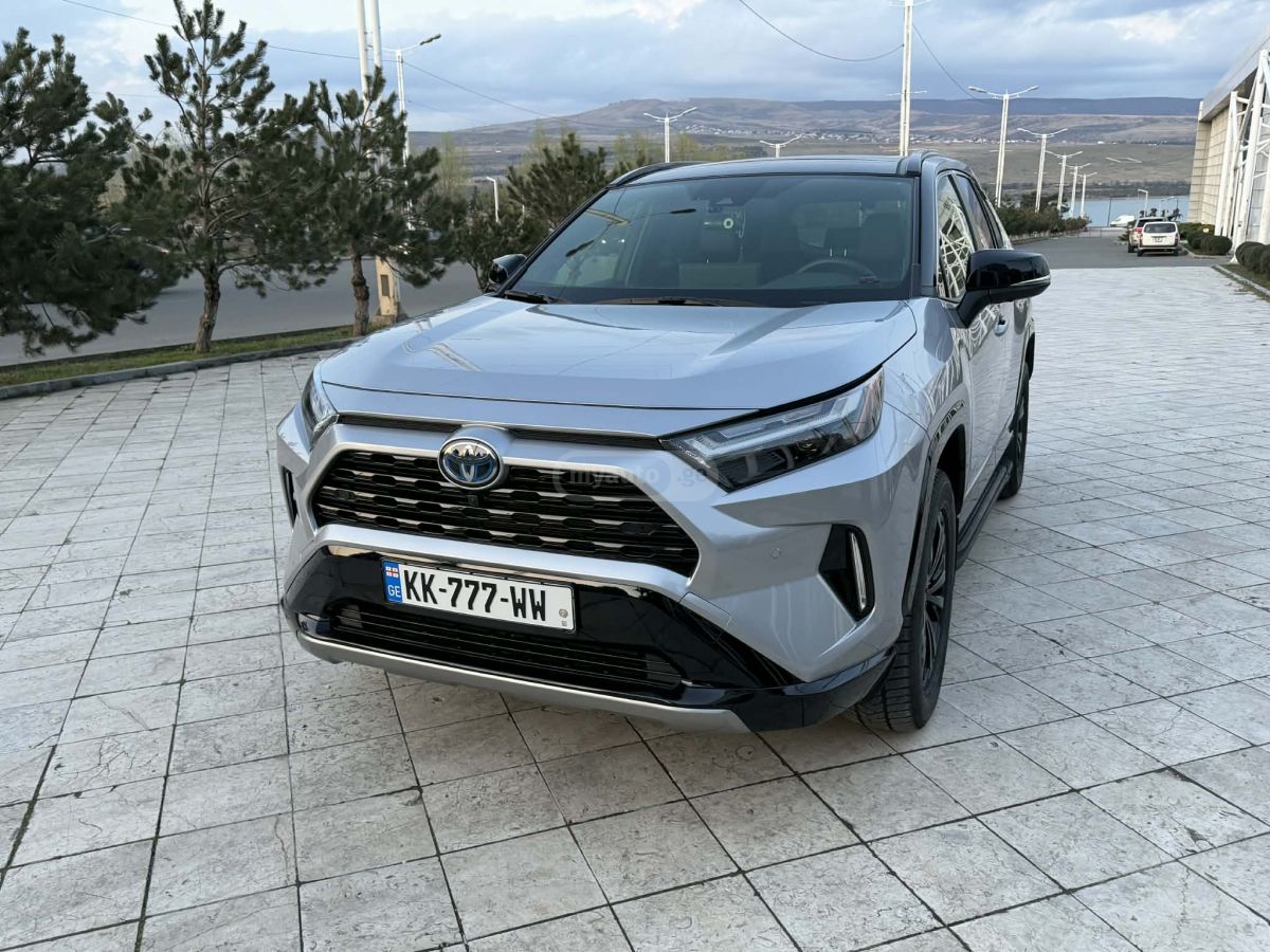 Toyota XSE Hybrid — миниатюра 6