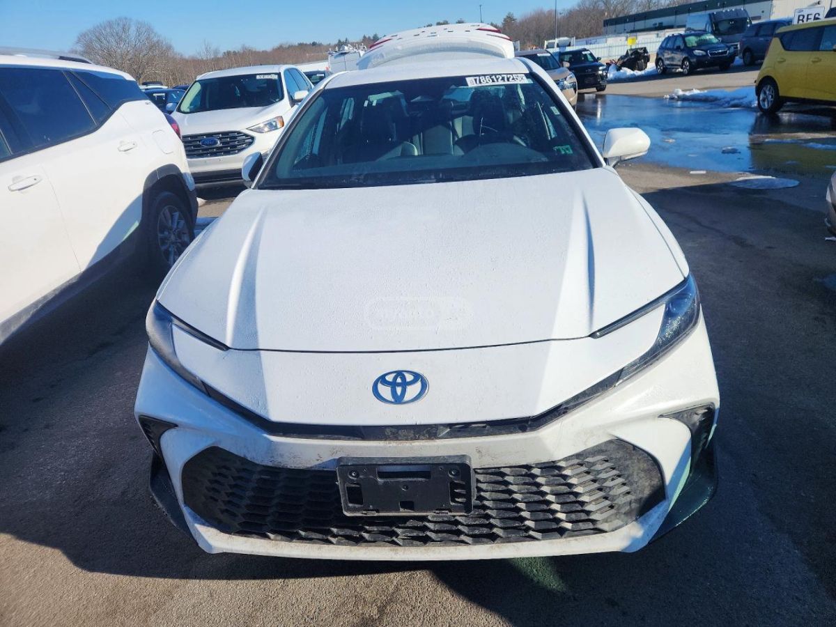 Toyota Camry - фото 5