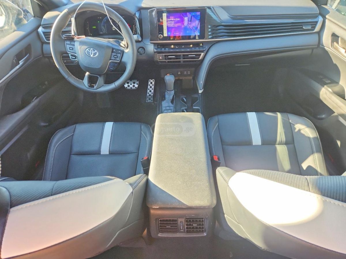 Toyota Camry - фото 8