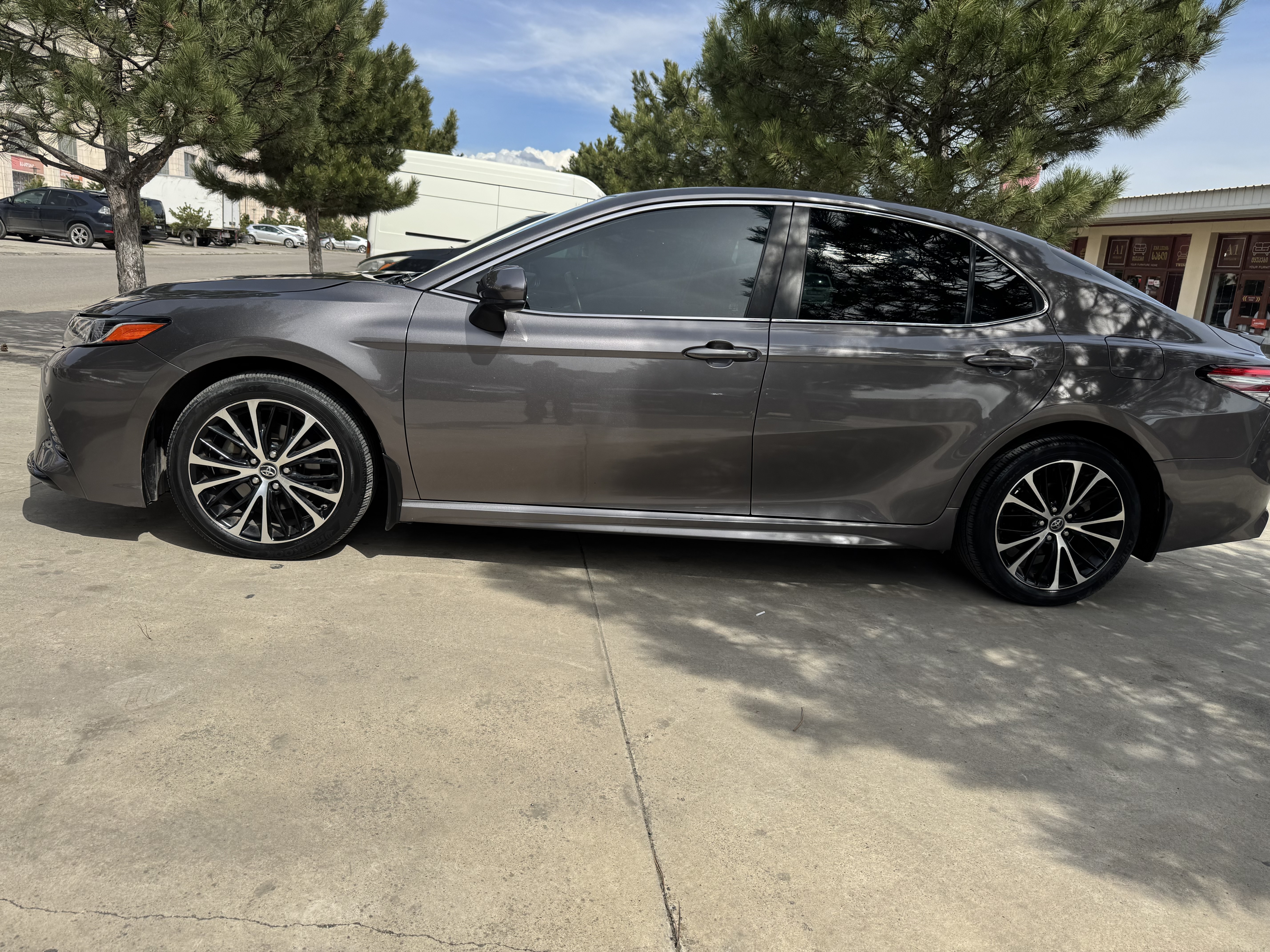 Toyota Camry - фото 2