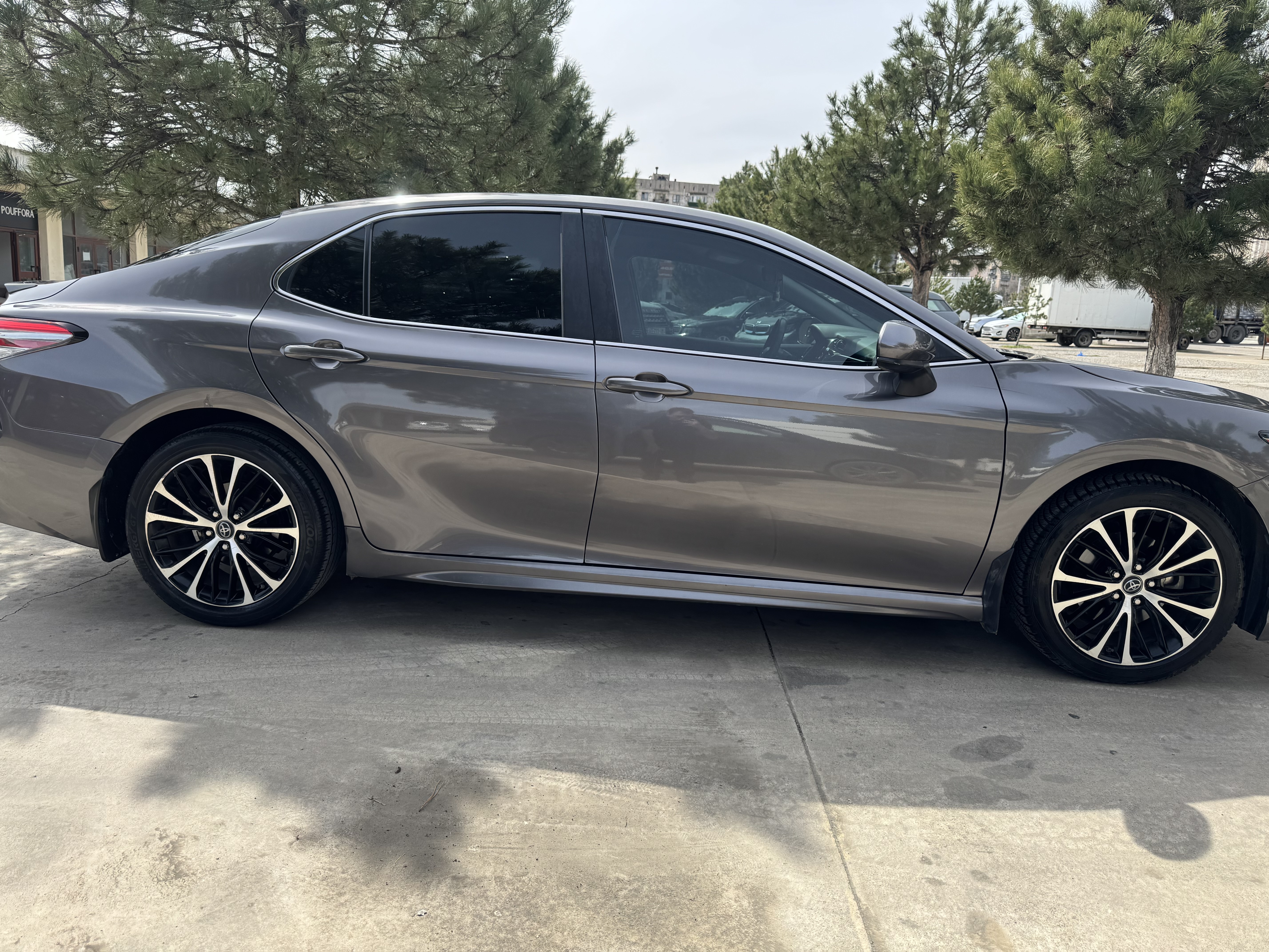 Toyota Camry - фото 4