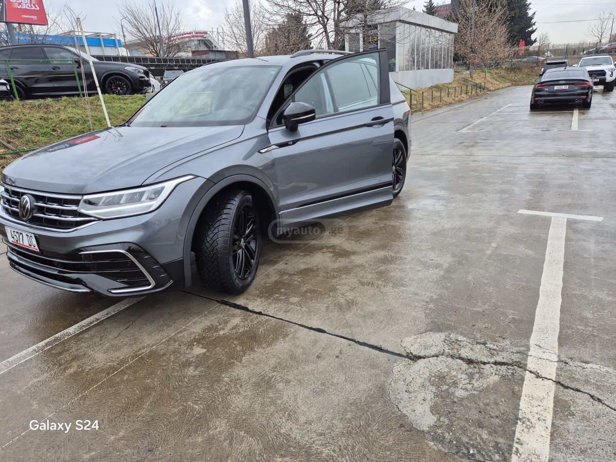 Volkswagen Tiguan - фото 1