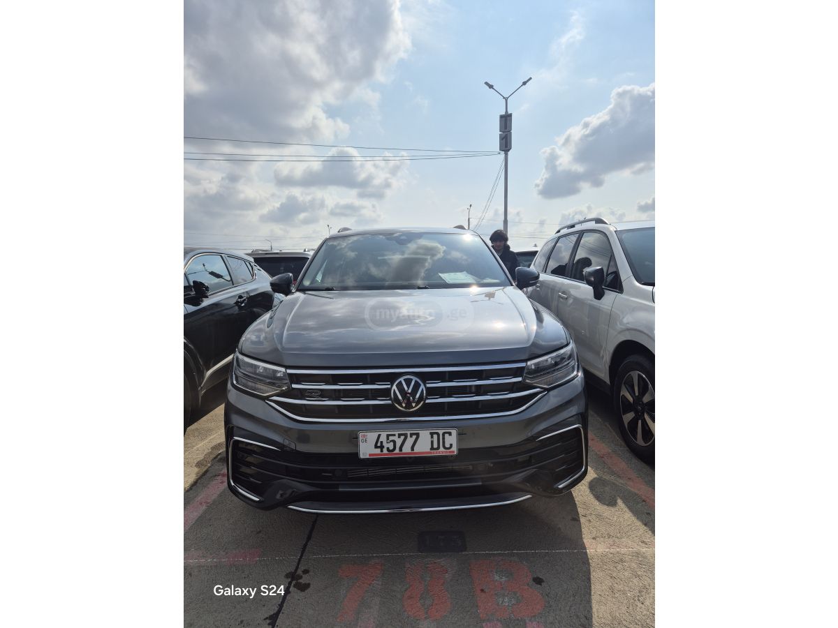 Volkswagen Tiguan - фото 11