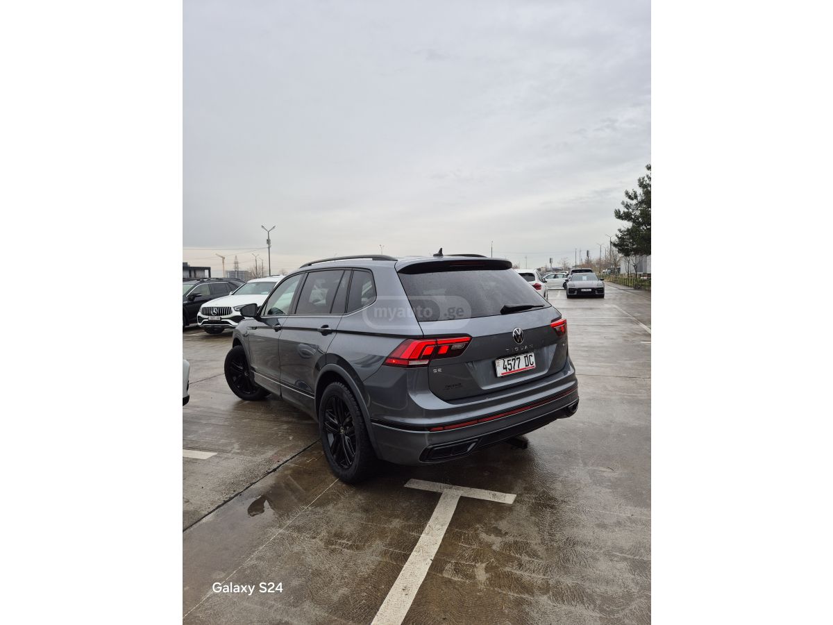 Volkswagen Tiguan - фото 4