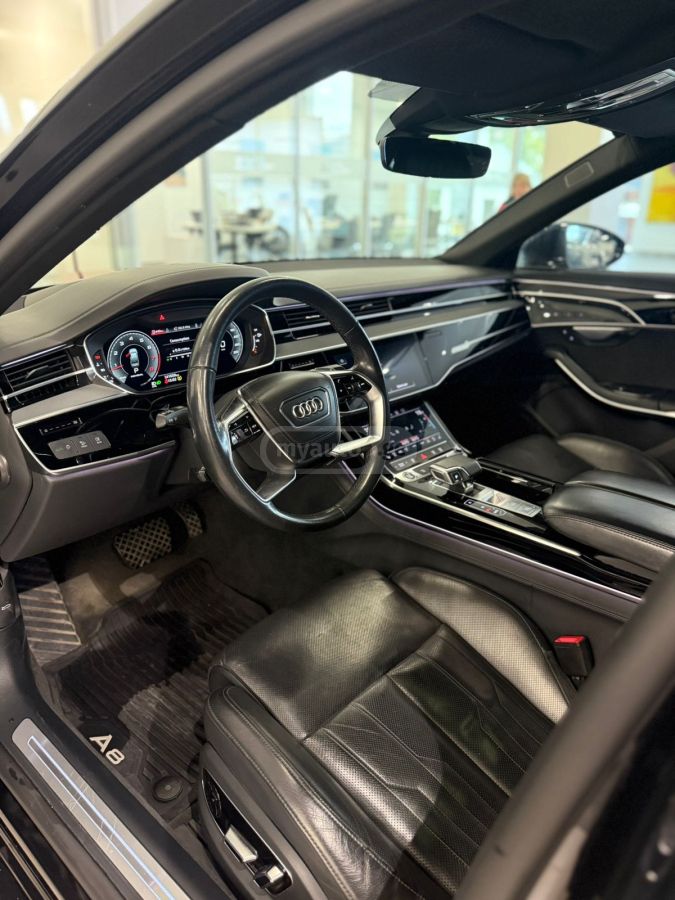 Audi A8 - фото 5