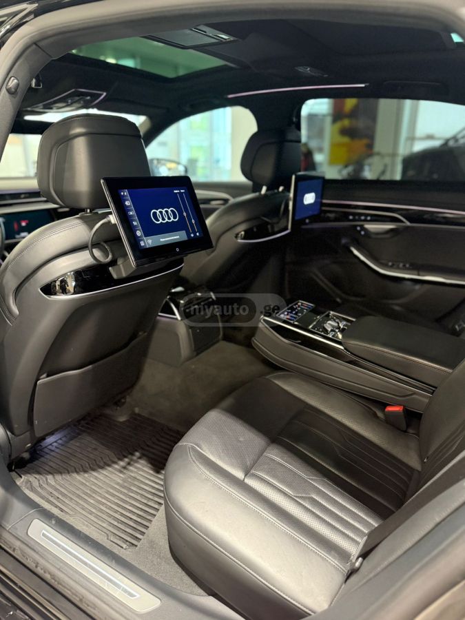 Audi A8 - фото 6