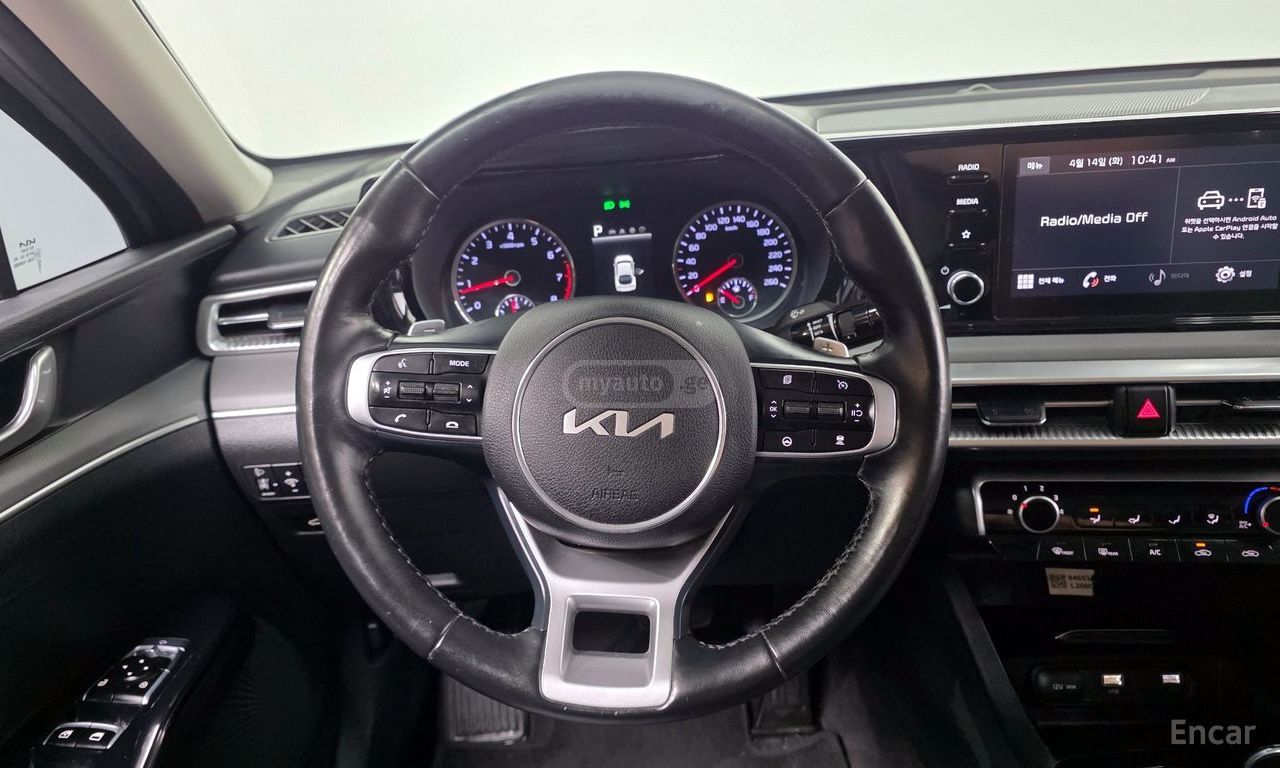 Kia K5 - фото 12