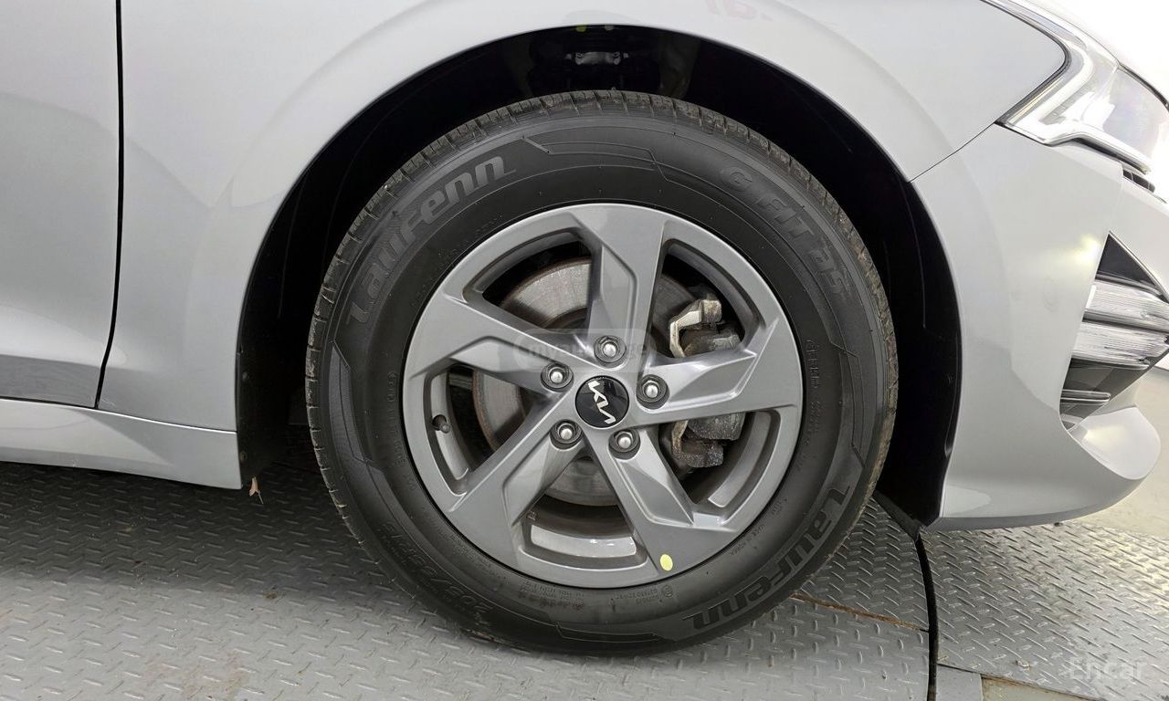 Kia K5 - фото 5