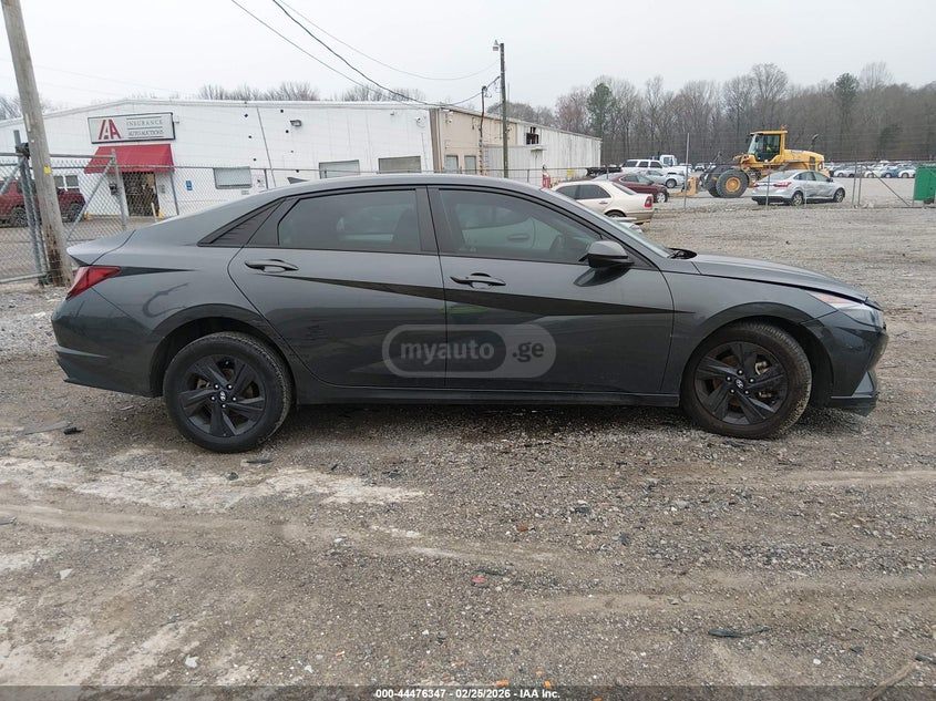 Hyundai Elantra - фото 14