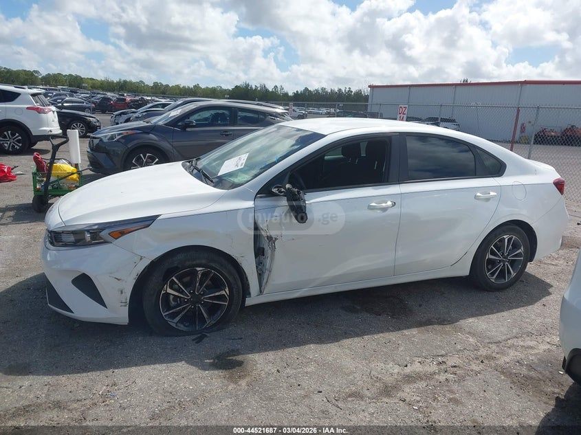 Kia Forte - фото 14