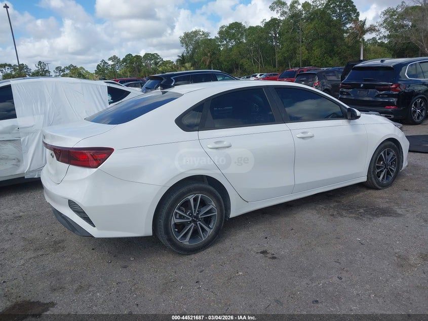 Kia Forte - фото 4