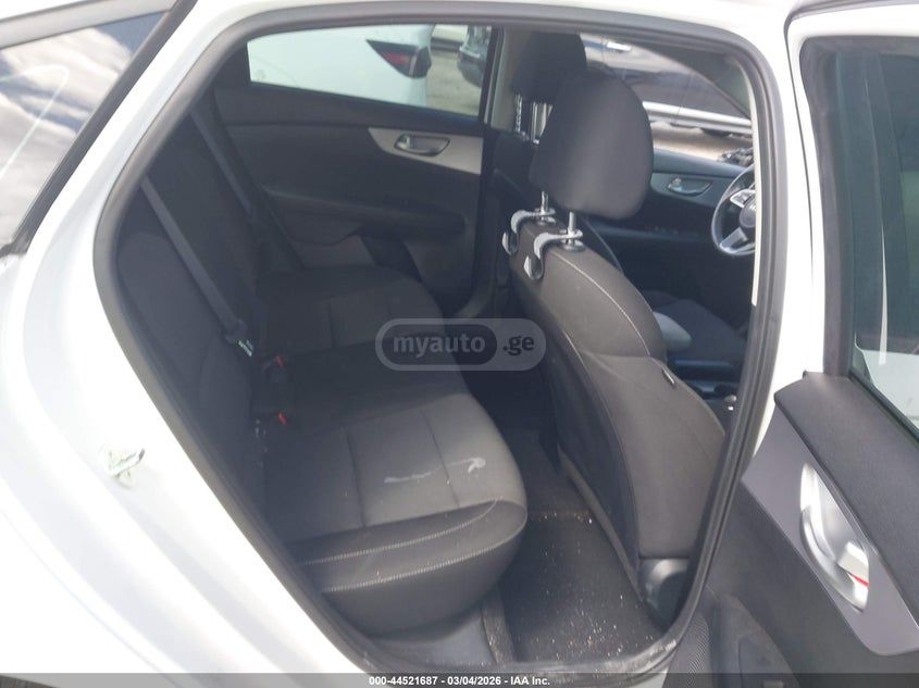 Kia Forte - фото 8