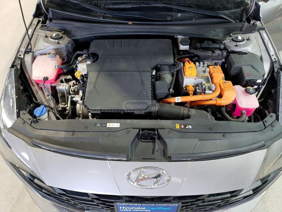 Hyundai Elantra - фото 11