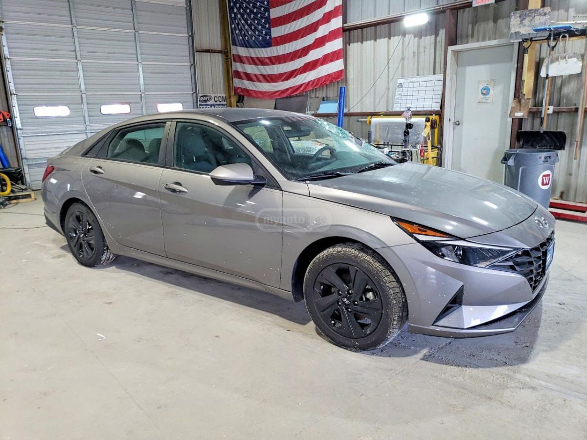 Hyundai Elantra - фото 4