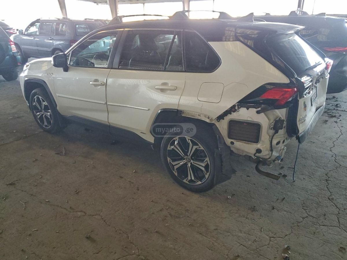 Toyota RAV 4 - фото 2