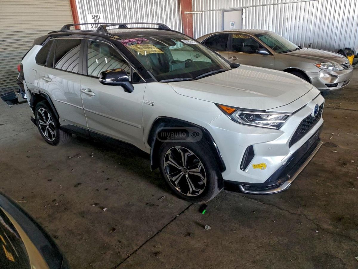 Toyota RAV 4 - фото 4