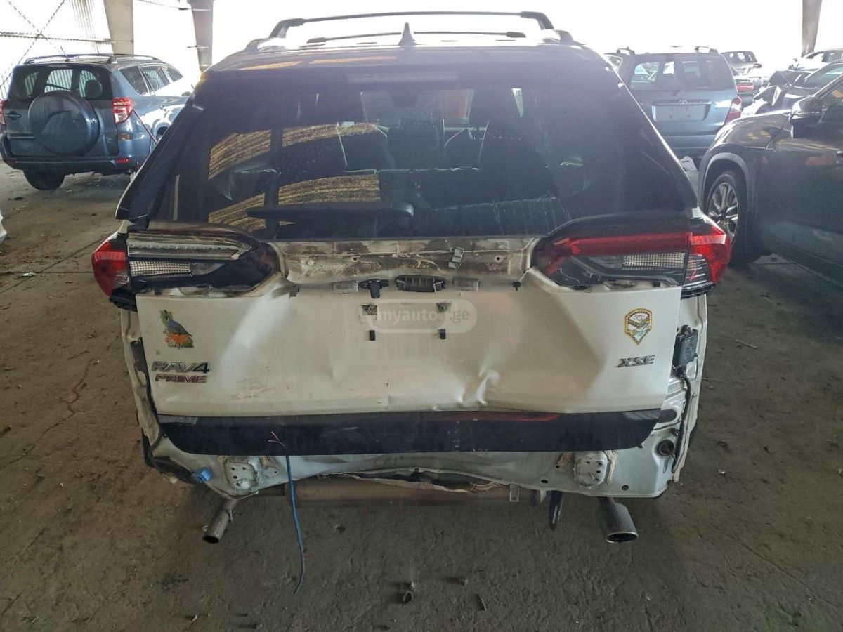 Toyota RAV 4 - фото 6