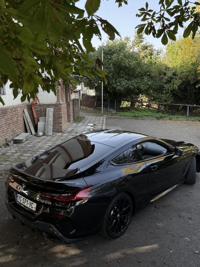 BMW 850 - фото 1