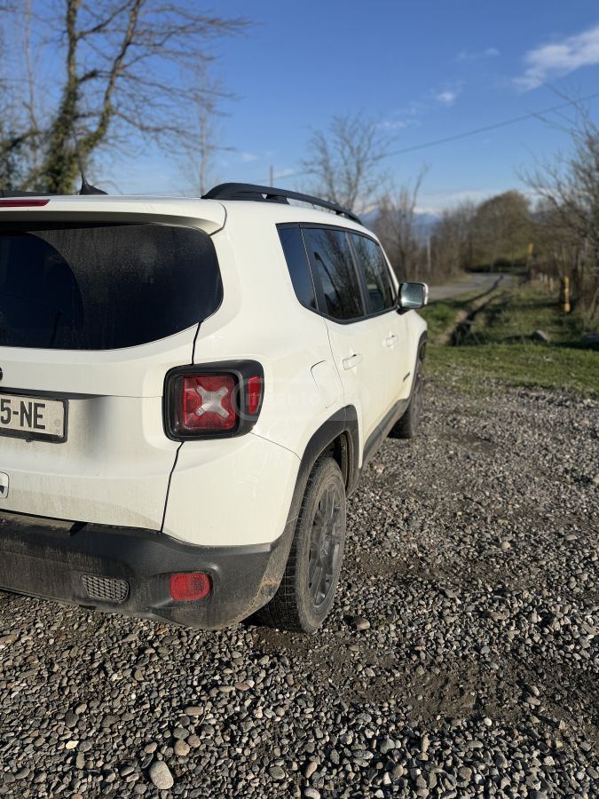 Jeep Renegade - фото 4