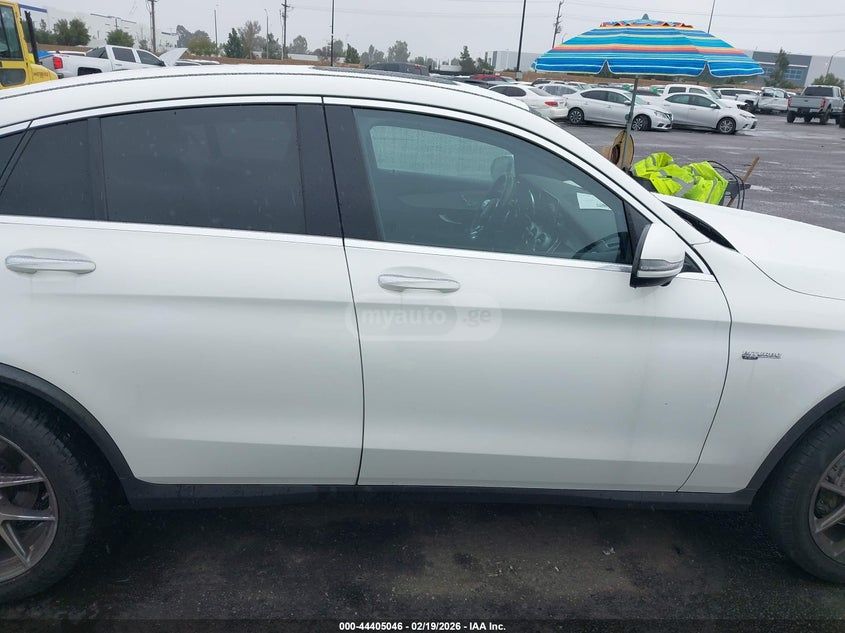 Mercedes-Benz GLC 43 AMG Coupe 2023 — миниатюра 13