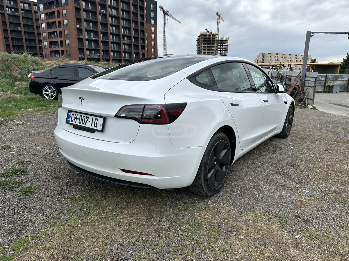 Tesla Model 3 - фото 4
