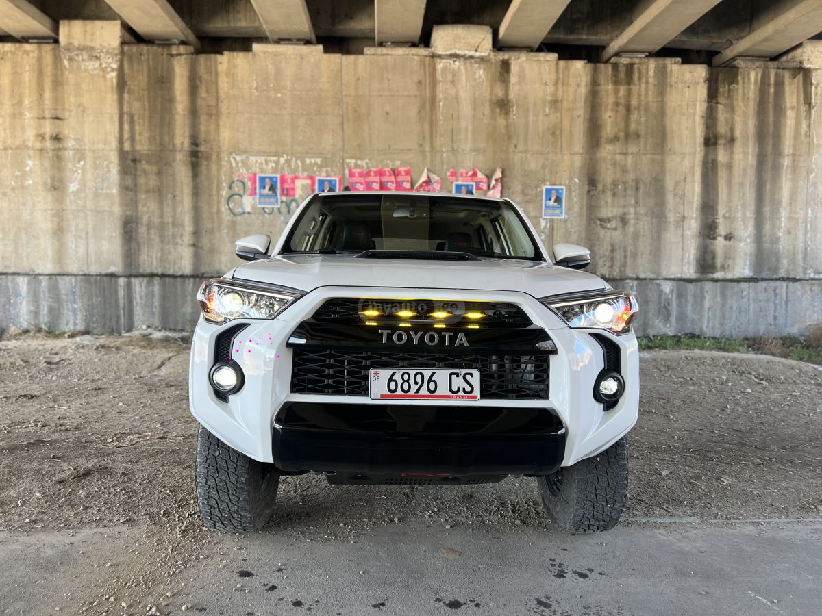 Toyota 4 Runner - фото 4