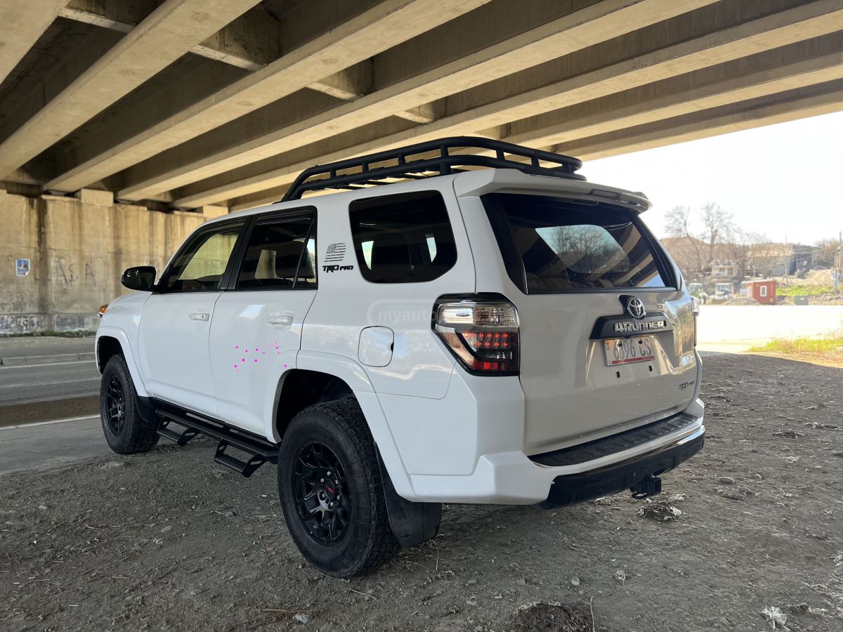 Toyota 4 Runner - фото 5