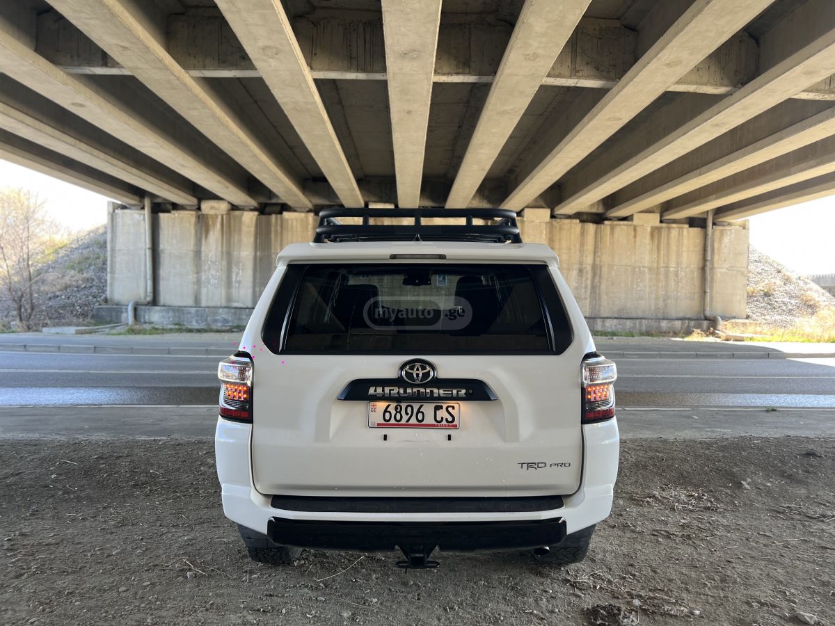 Toyota 4 Runner - фото 7