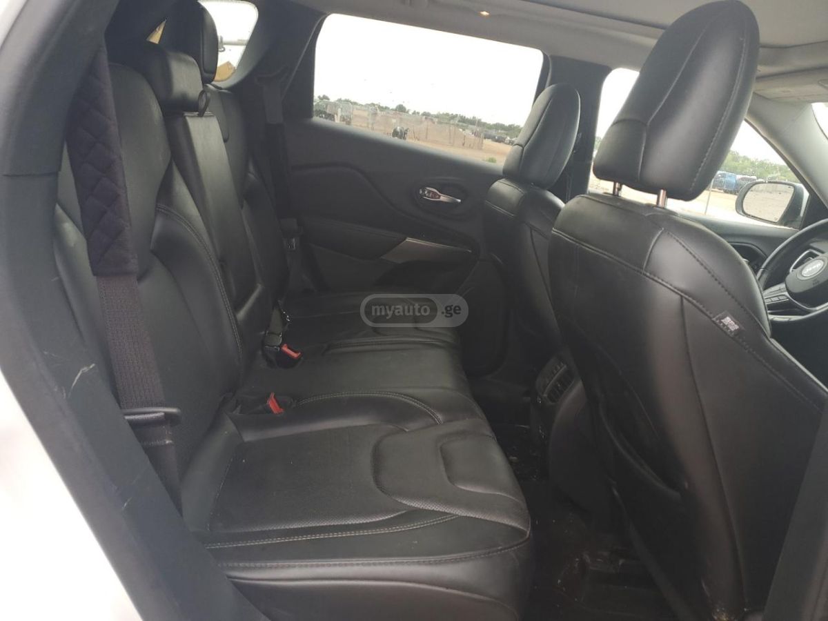 Jeep Cherokee - фото 10