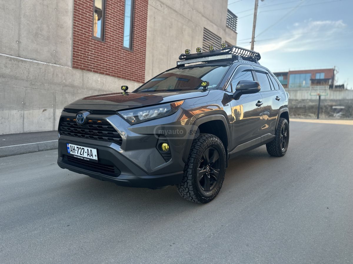 Toyota Rav 4 - фото 1