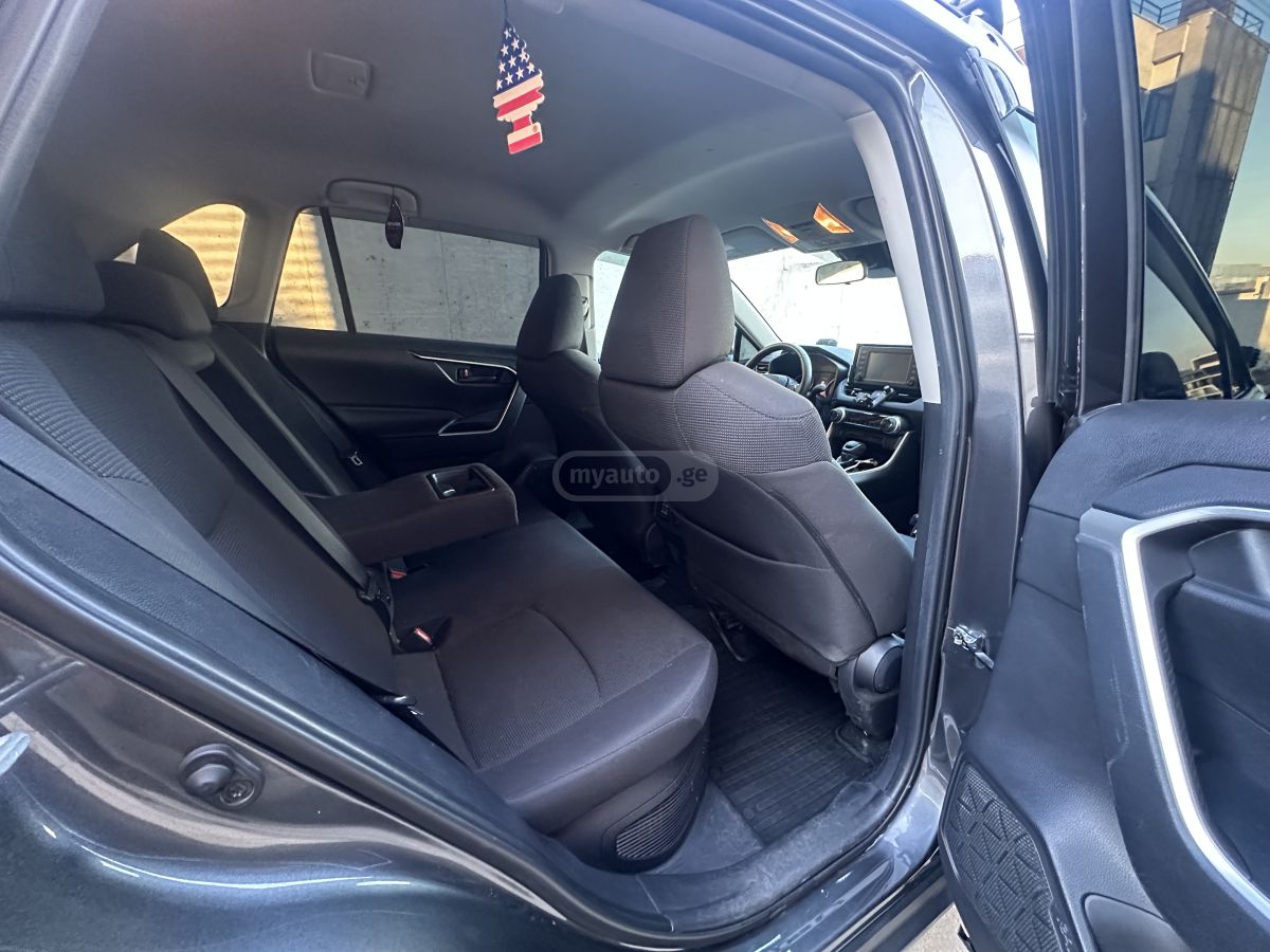 Toyota Rav 4 - фото 6