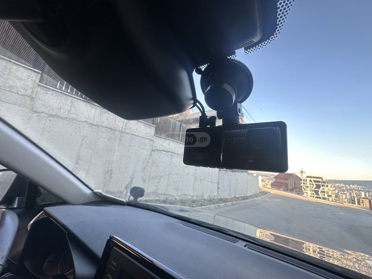 Toyota Rav 4 - фото 7