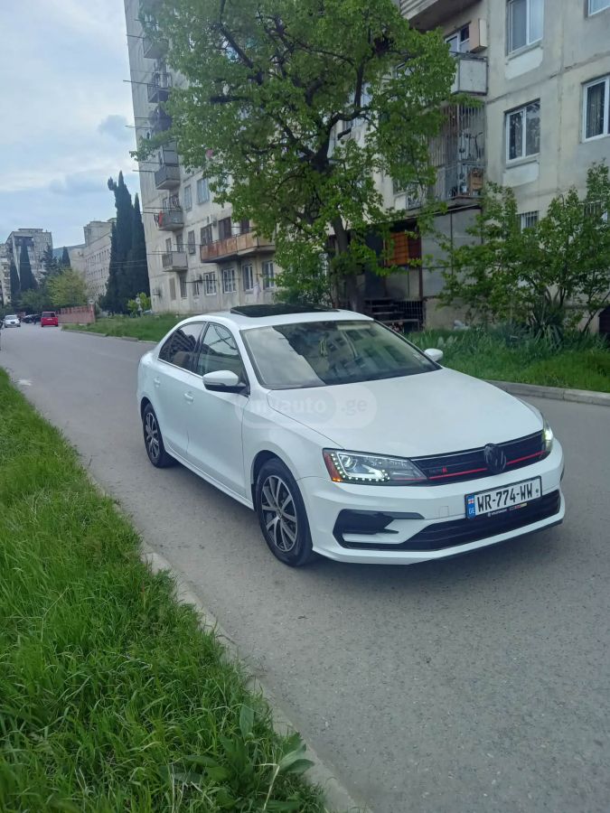 Volkswagen Jetta - фото 2