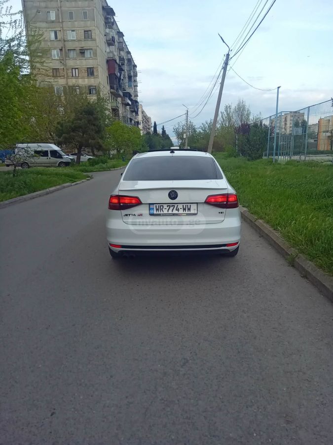 Volkswagen Jetta - фото 4