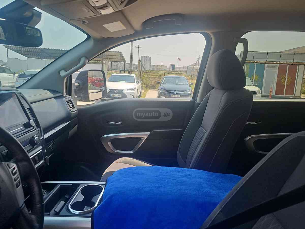 Nissan Titan 2022 — миниатюра 10