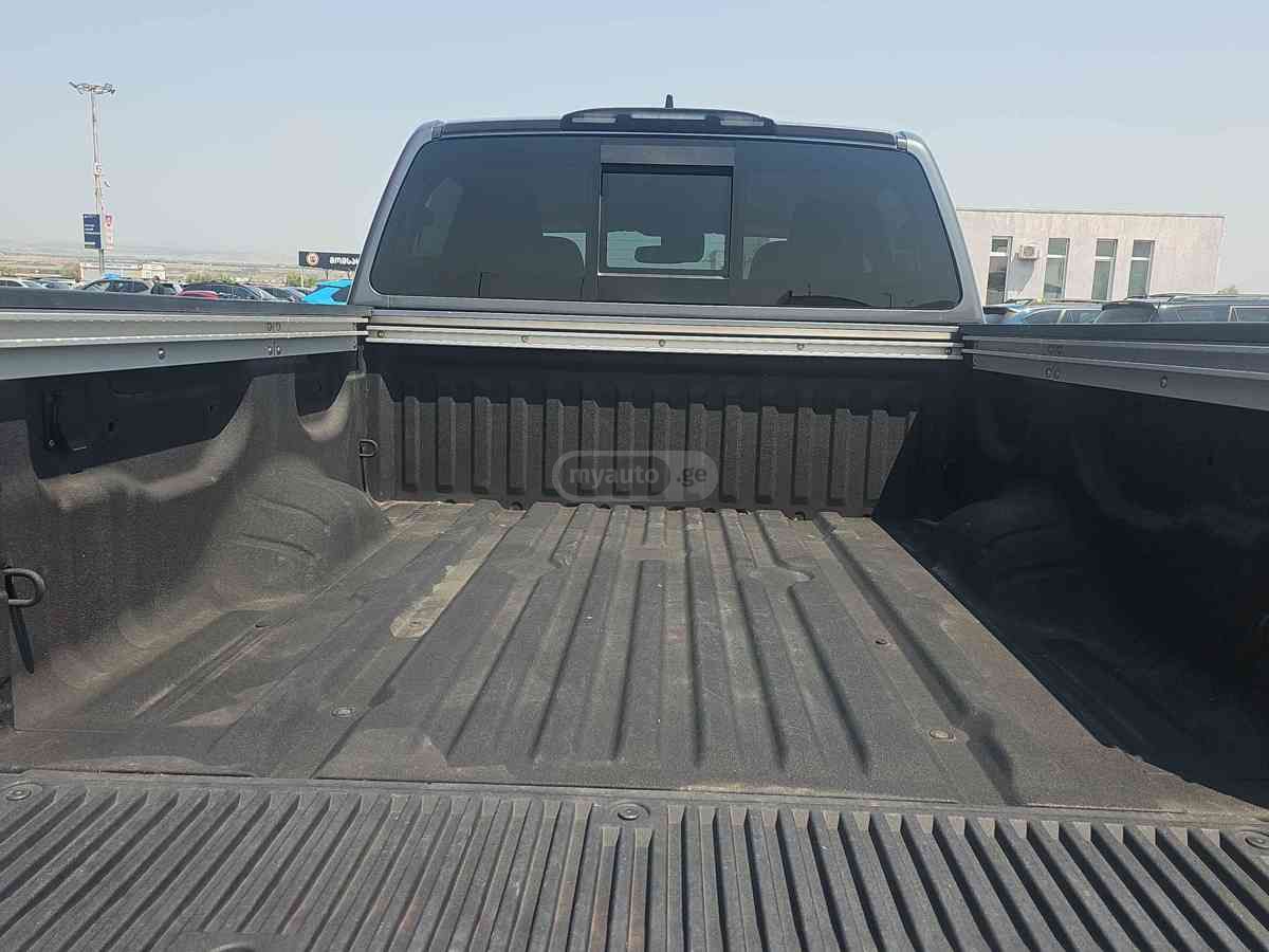 Nissan Titan 2022 — миниатюра 2