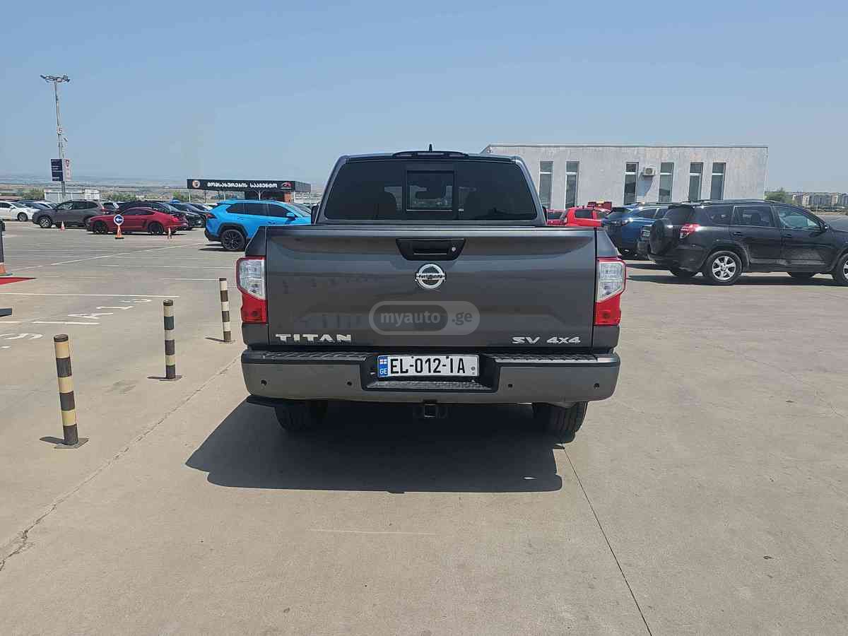 Nissan Titan 2022 — миниатюра 7