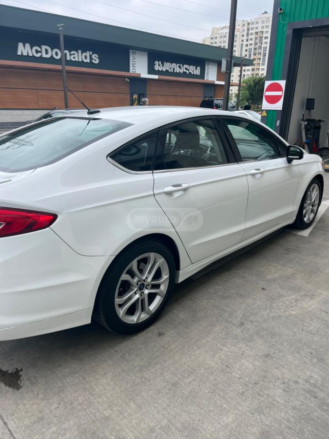 Ford Fusion - фото 4