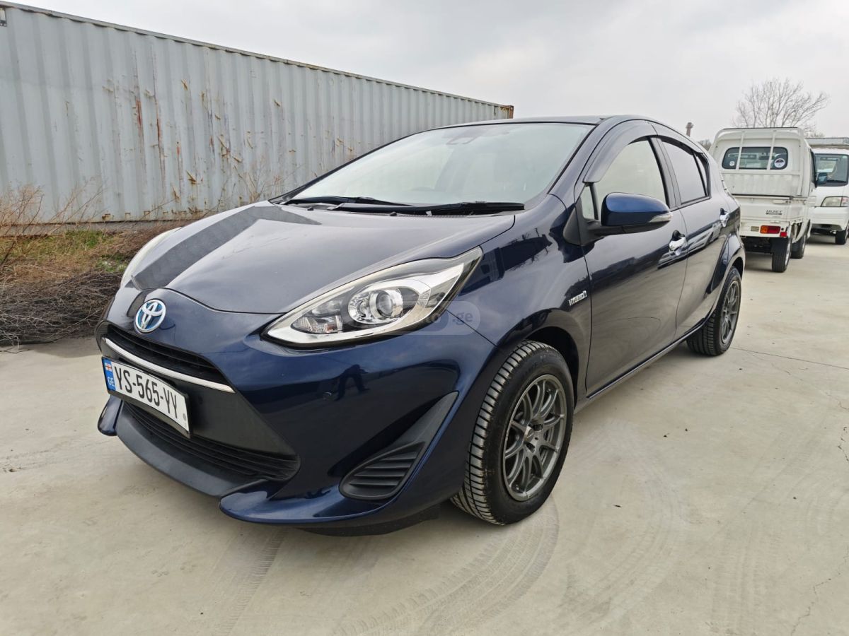 Toyota Aqua - фото 1